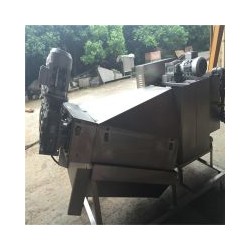 上海大團環?？萍肌獙I生產柵網螺旋式污泥脫水機