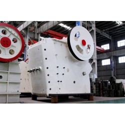 中型石頭破碎機(jī)產(chǎn)量是多少？市場價格如何？Z100