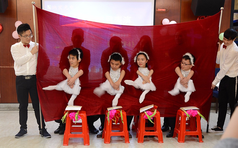 市場部節(jié)目表演