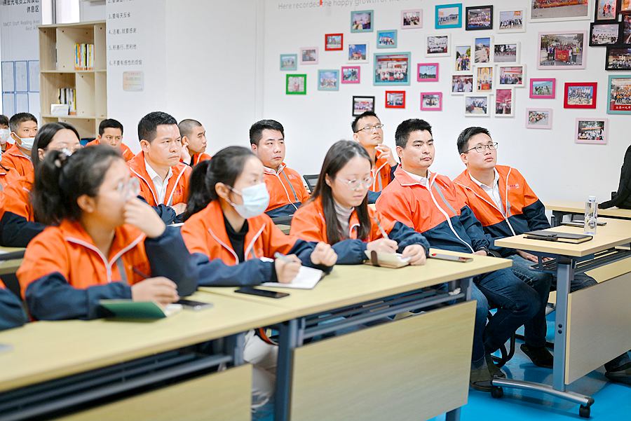 納宏光電員工認(rèn)證聽(tīng)講 納宏光電員工認(rèn)證聽(tīng)講