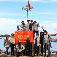 登山小隊(duì)穿越東西沖